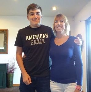 Meet your Posher, Joy